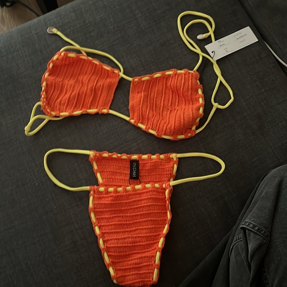 Mara Top and Pam Bottom - Picture 4 of 9